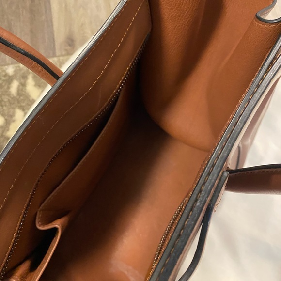 Excellent Condition: Celine Luggage Tote Cognac. Retails $3,350. - Picture 4 of 4